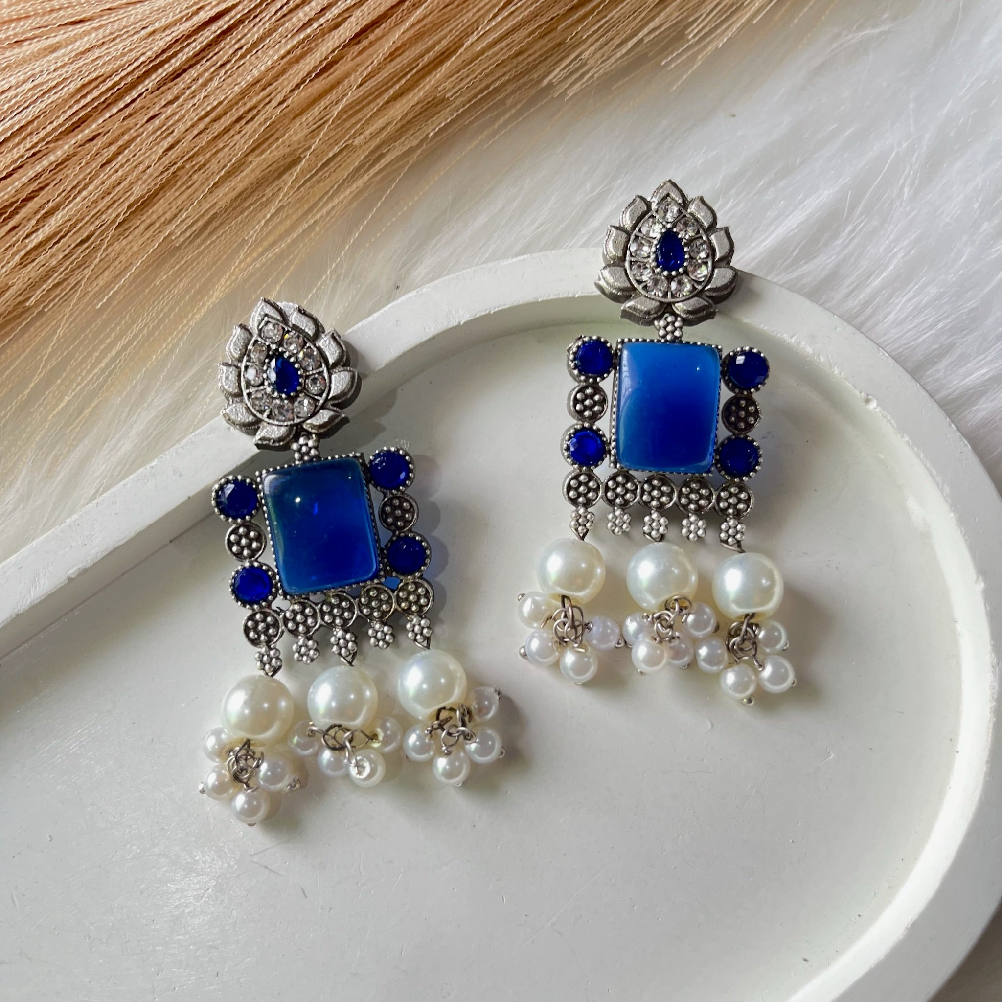 Royal Blue Stone Silver Pearls
